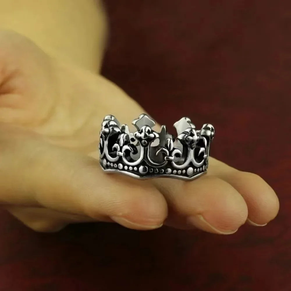 Classic Retro Crown King Ring