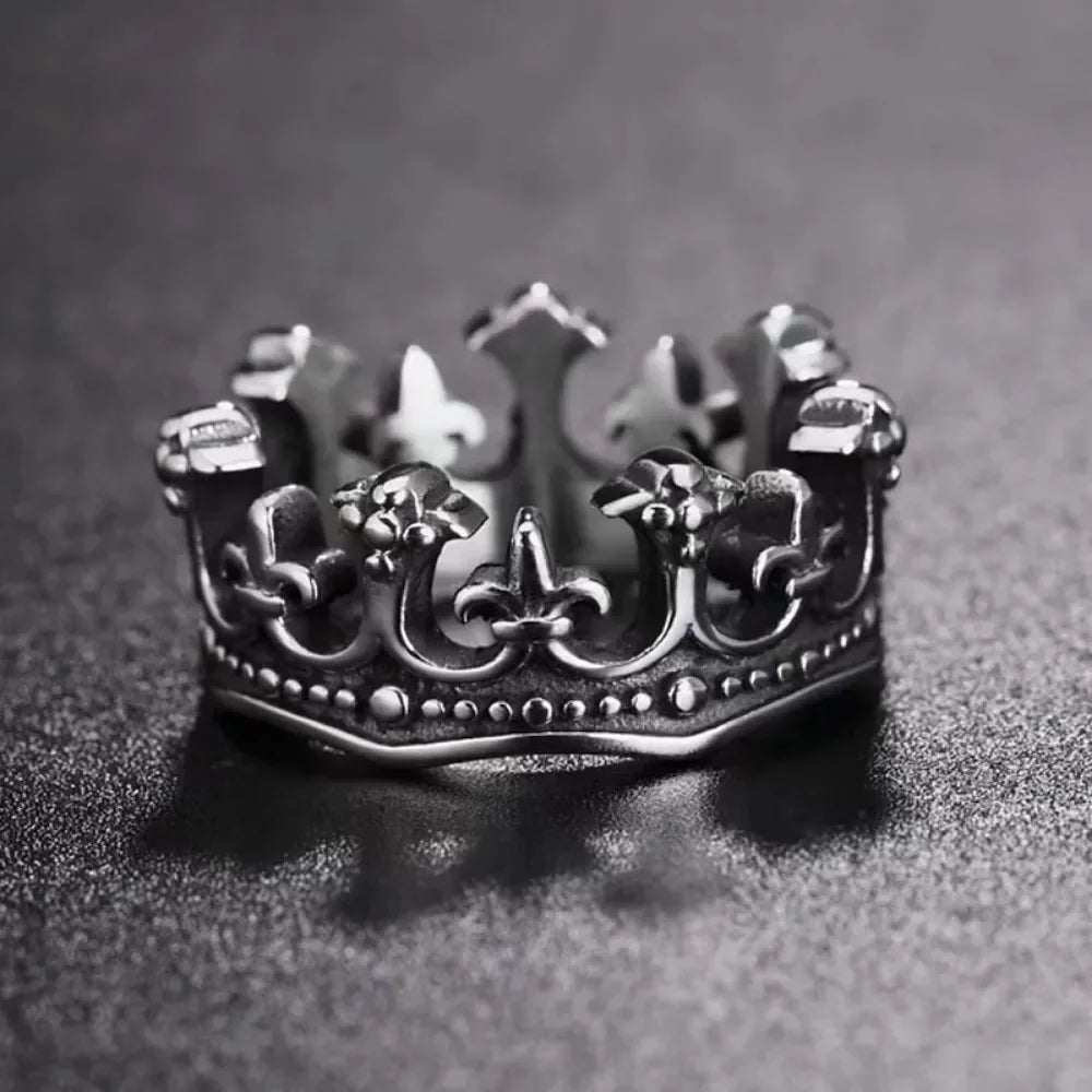 Classic Retro Crown King Ring